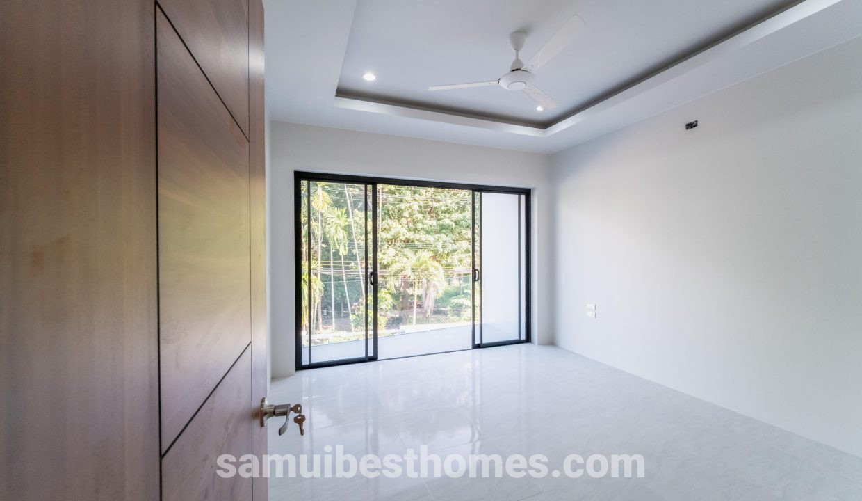 Upstairs Bedroom - 2